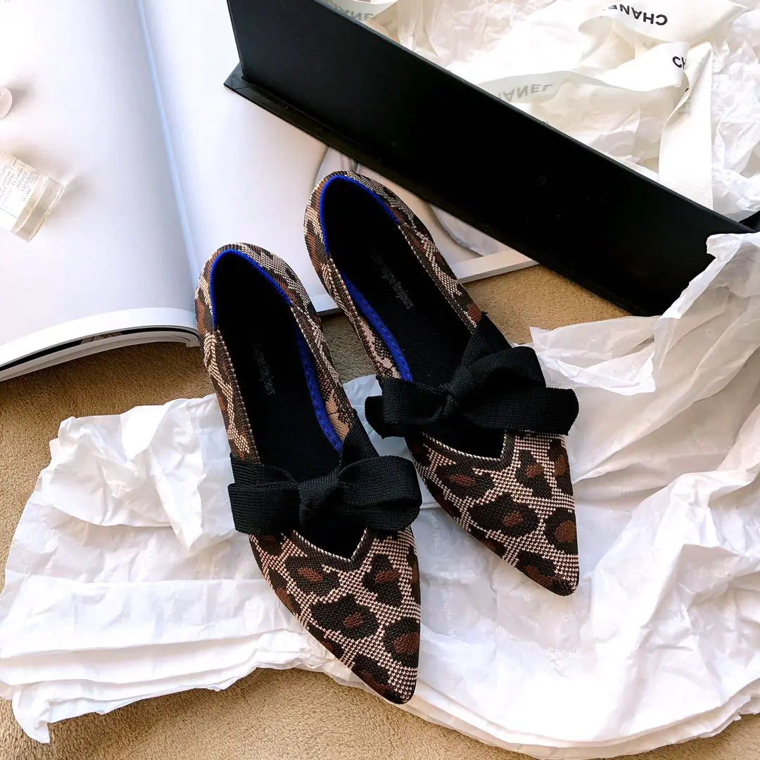 Chic Bow-Topped Mary Jane Flats