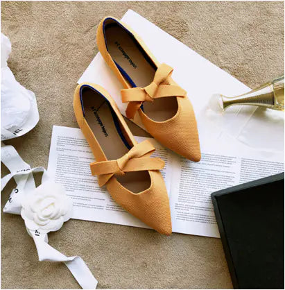 Chic Bow-Topped Mary Jane Flats